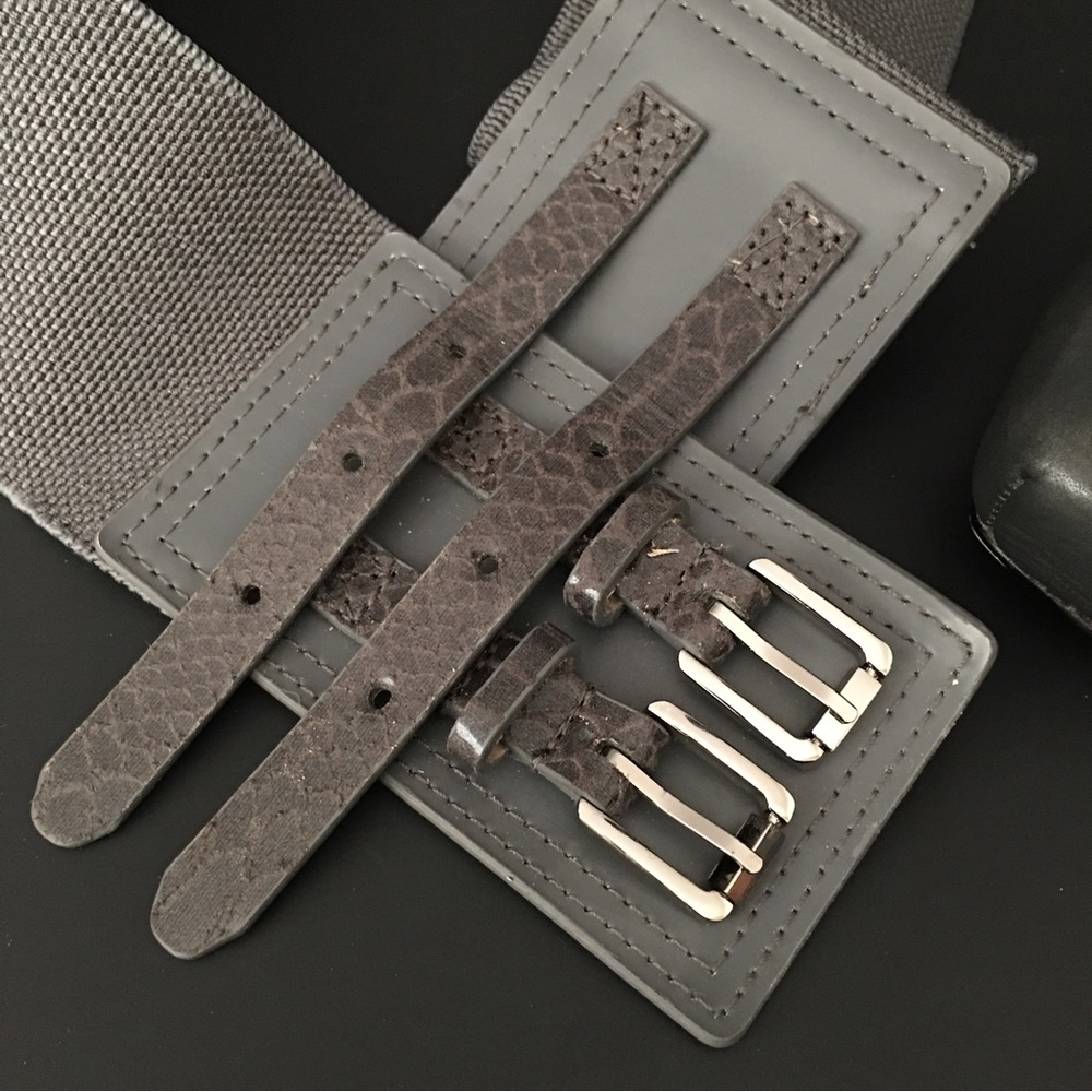 New York & Company Womens Belt Gray M/L Silver Animal Skin Double Buckle Stretch